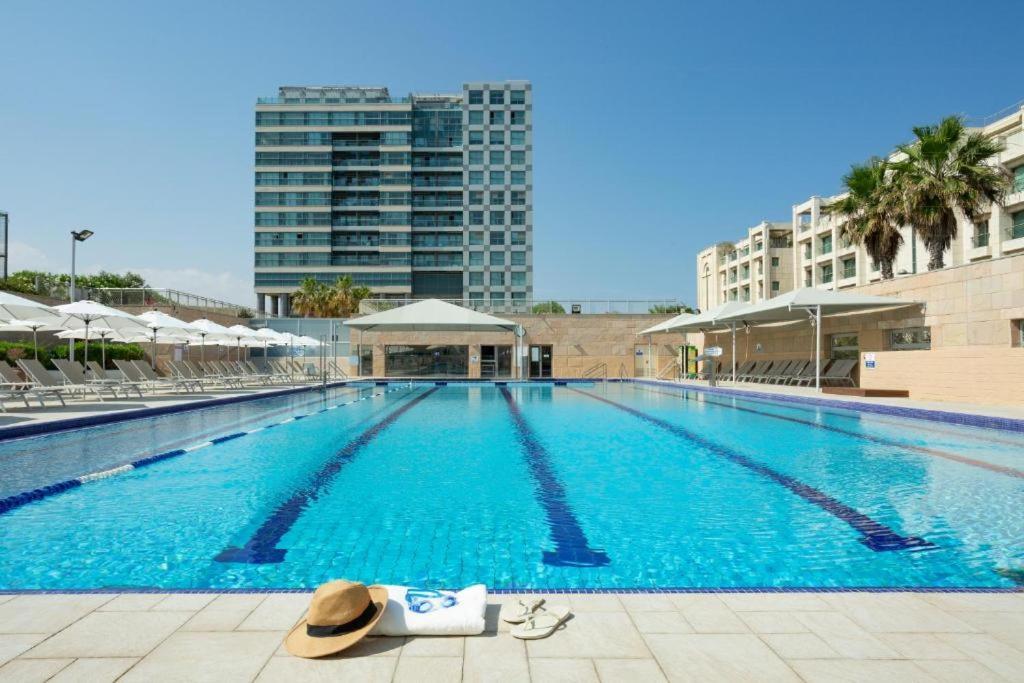 Okeanos Bmarina Aparthotel Herzliya Exterior photo
